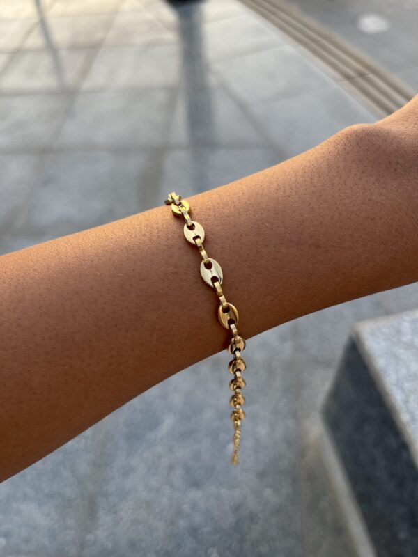 Delicate Gold Link Bracelet